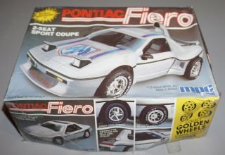 Pontiac Fiero 2 Seat Sport Coupe Mpc 1/25 Complete & Unstarted.