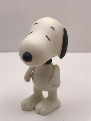 2002 Pmi Peanuts Charlie Brown Dog Snoopy 3 " Action Figure