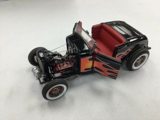 Acme All American Hot Rod 1932 Ford Roadster Black W/flames 1:18 Scale Diecast