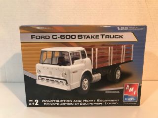 Amt 1/25 Scale Ford C - 600 Stake Truck Model Kit