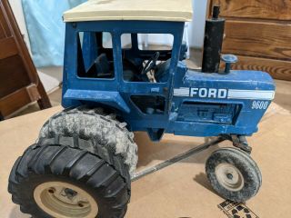 Ertl Ford 9600 Tractor With Dual Wheels No.  821