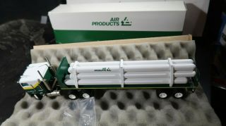 Conrad Boxed Air Products 1:50 Freightliner Tractor Trailer Semi