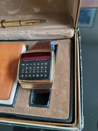 Hewlett - Packard Hp - 01 Led Calculator Digital Watch,  Gold W/box & Papers W Ex