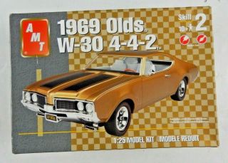 Amt 1969 Olds W - 30 4 - 4 - 2 Model Kit 31854 1:25 Scale Complete