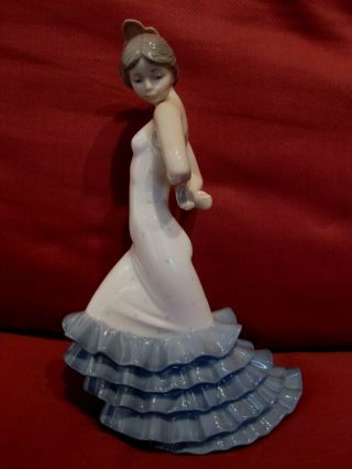 Absolutely Stunning Lladro Nao Figurine Spanish Girl Flamenco Dancer Dancing