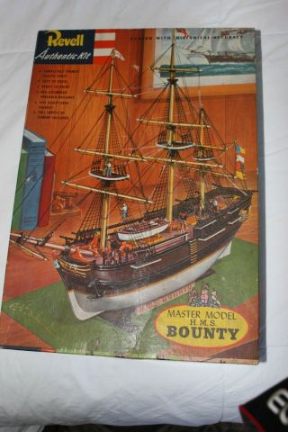 Revell " Master Model " H.  M.  S.  Bounty - 1:110 Scale Old Issue Kit Vintage