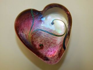 Robert Held Art Glass Heart & Vine Paperweight Iridescent Pink Rhag