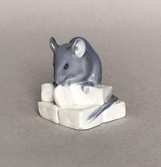 Royal Copenhagen Mouse On Sugar Cubes 510