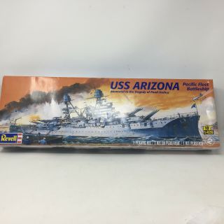 Revell Uss Arizona Battleship 1:426 Scale 85 - 0302 Model Kit Open Box