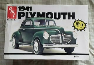 Amt 1941 Plymouth Coupe 1/25 Plastic Model Car Kit