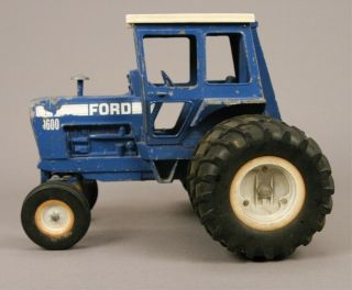 Vintage Ertl Blue Ford Tractor 9600 2