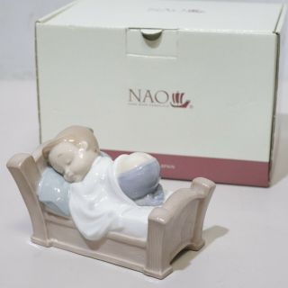 Nao Lladro 1504 Snuggle Dreams Spanish Porcelain Figurine Box - 250