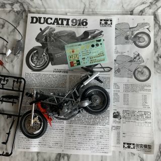Vintage Tamiya 1/12 Motorcycle Series No.  68 Ducati 916 - 1995 Plastic Model 2