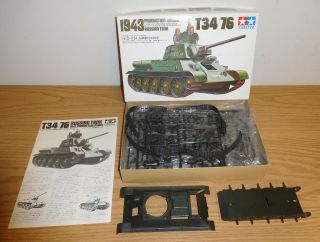 Tamiya 1/35 Scale Russian Military Army Tank T34/76 1943 Production Model Kit