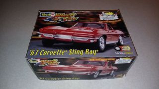 63 Corvette Sting Ray Wheels Of Fire Revell Snaptite 1/25 Scale Complete 85 - 1915