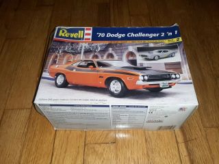 2004 Revell Model Car Kit 1:24 85 - 2596 - 70 Dodge Challenger T/a 2n1 Unstarted
