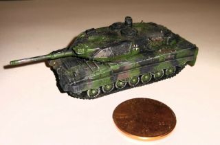 Can.  Do 1/144 Series 13 - German Leopard 2a5 3rd.  Panzerbataillon 33 (89) Mg