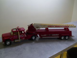 Vintage Nylint Metal Muscle Aerial Hook N And Ladder No.  2 Fire Engine Truck 34”