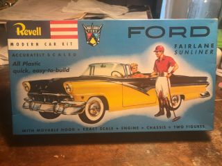 Revell Ford Fairlane Sunliner,  1/32 Scale,  Box Open,  Includes Two Figures