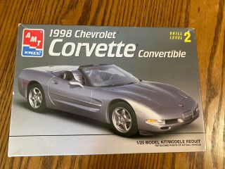 Amt 1:25 Scale 1998 Chevrolet Corvette Convertible Model Kit Vintage 1997